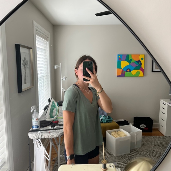 Gap Sage V-neck tshirt - Picture 3 of 6